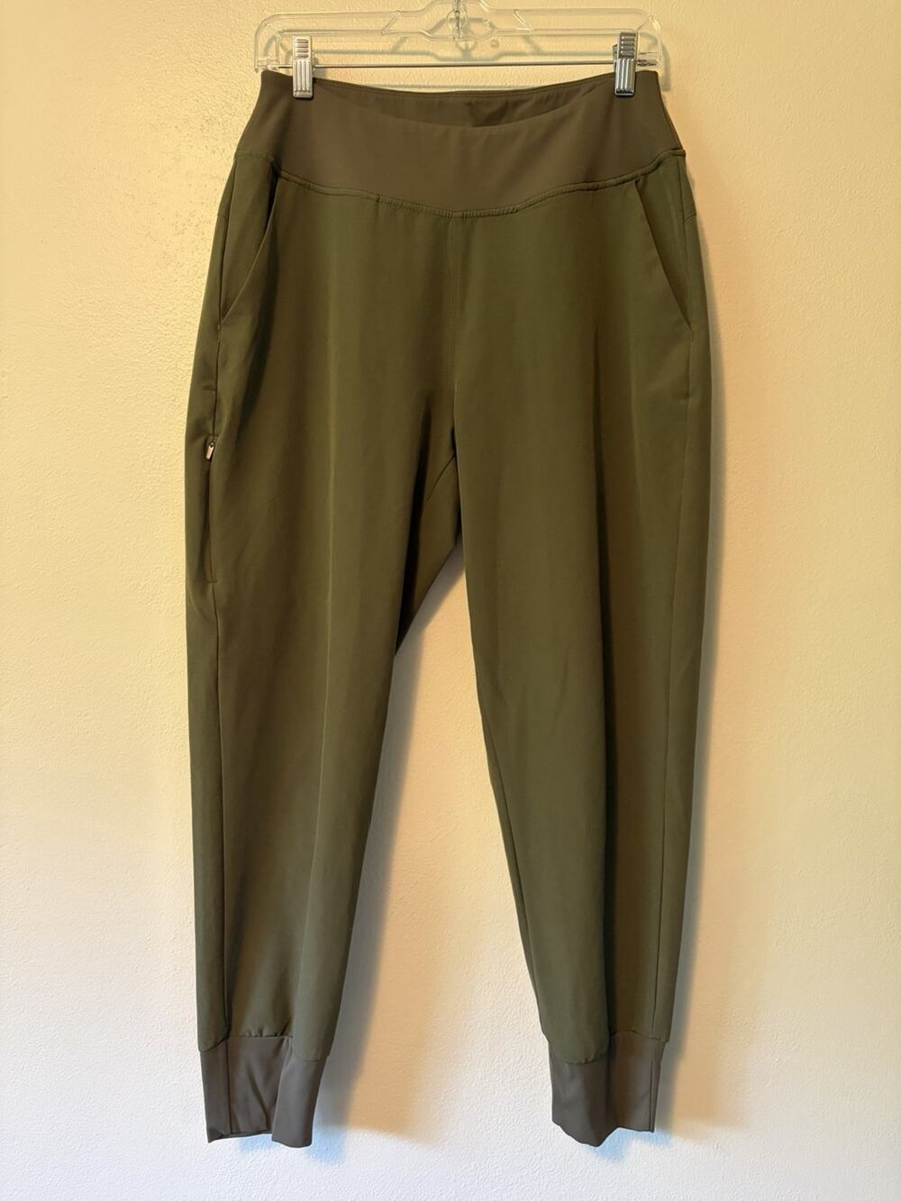 Patagonia Happy Hike Studio Pants Jogger Tapered DWR Zip Pockets Green Medium